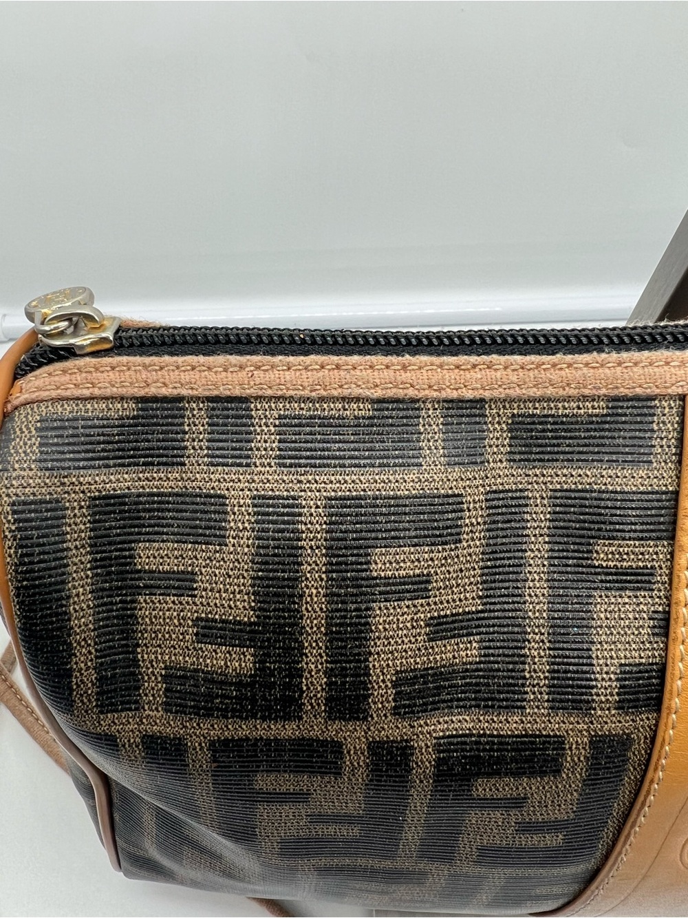 FENDI VINTAGE Zucca FF Monogram Coated Canvas Medium Tan Leather Trim Crossbody - Picture 4 of 17